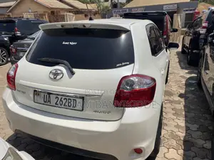 Toyota Auris 2011 White