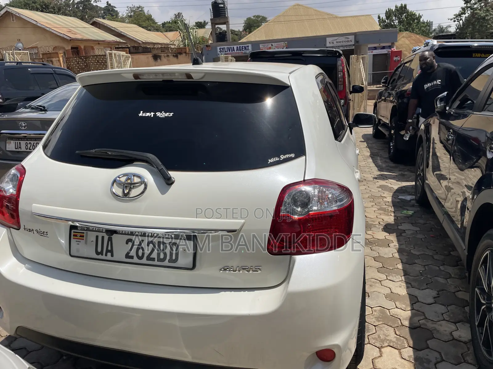 Toyota Auris 2011 White