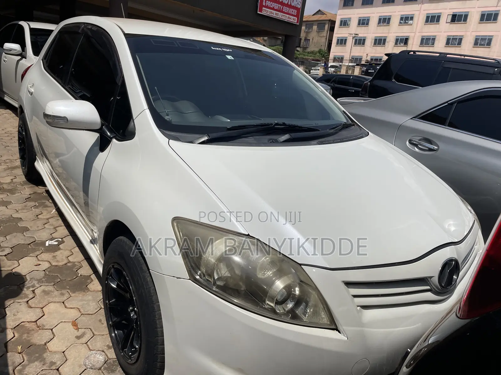 Toyota Auris 2011 White