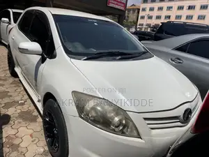 Toyota Auris 2011 White