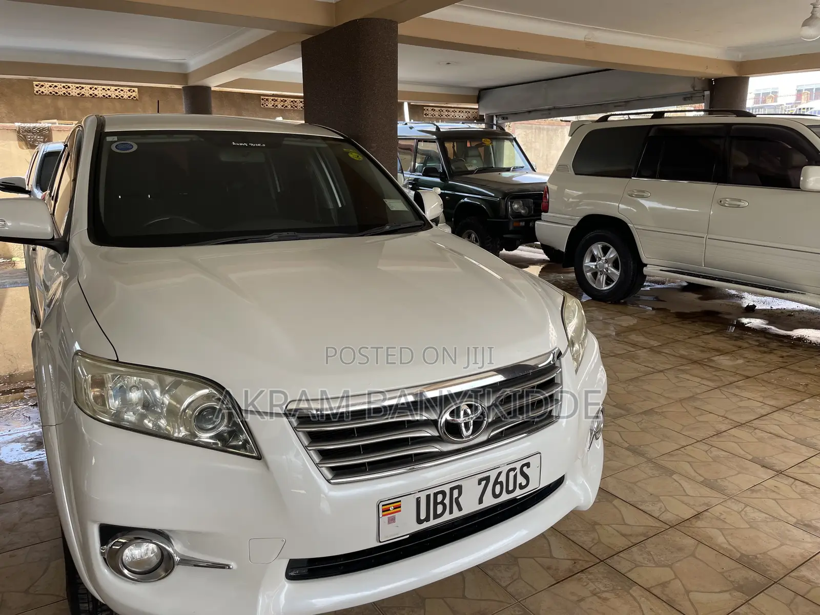 Toyota Vanguard 2010 White