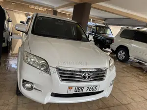 Toyota Vanguard 2010 White