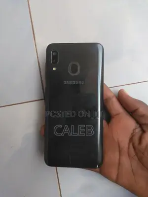 Samsung Galaxy A20 32 GB Gray