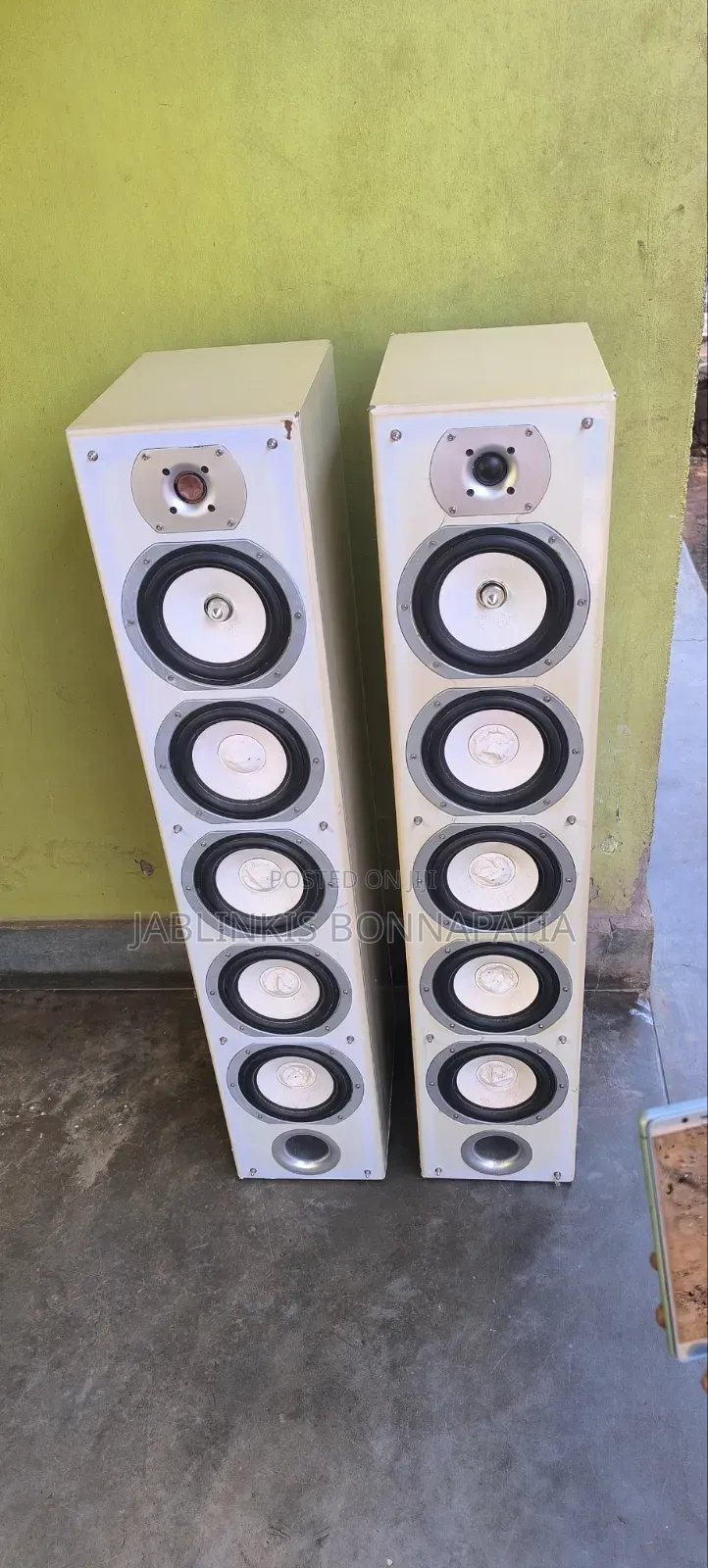 Flow Standing Speekers