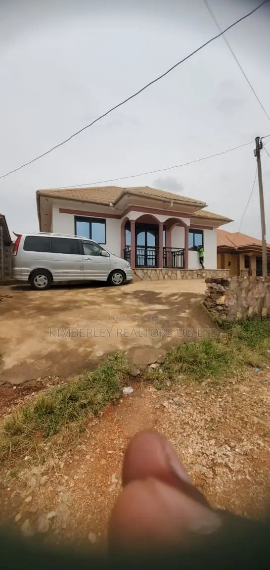 3bdrm House in Division A for sale