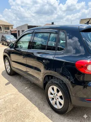 Volkswagen Tiguan 2009 Black