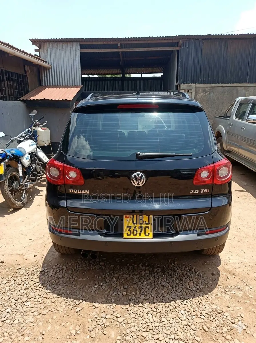 Volkswagen Tiguan 2009 Black