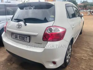 Toyota Auris 2012 White