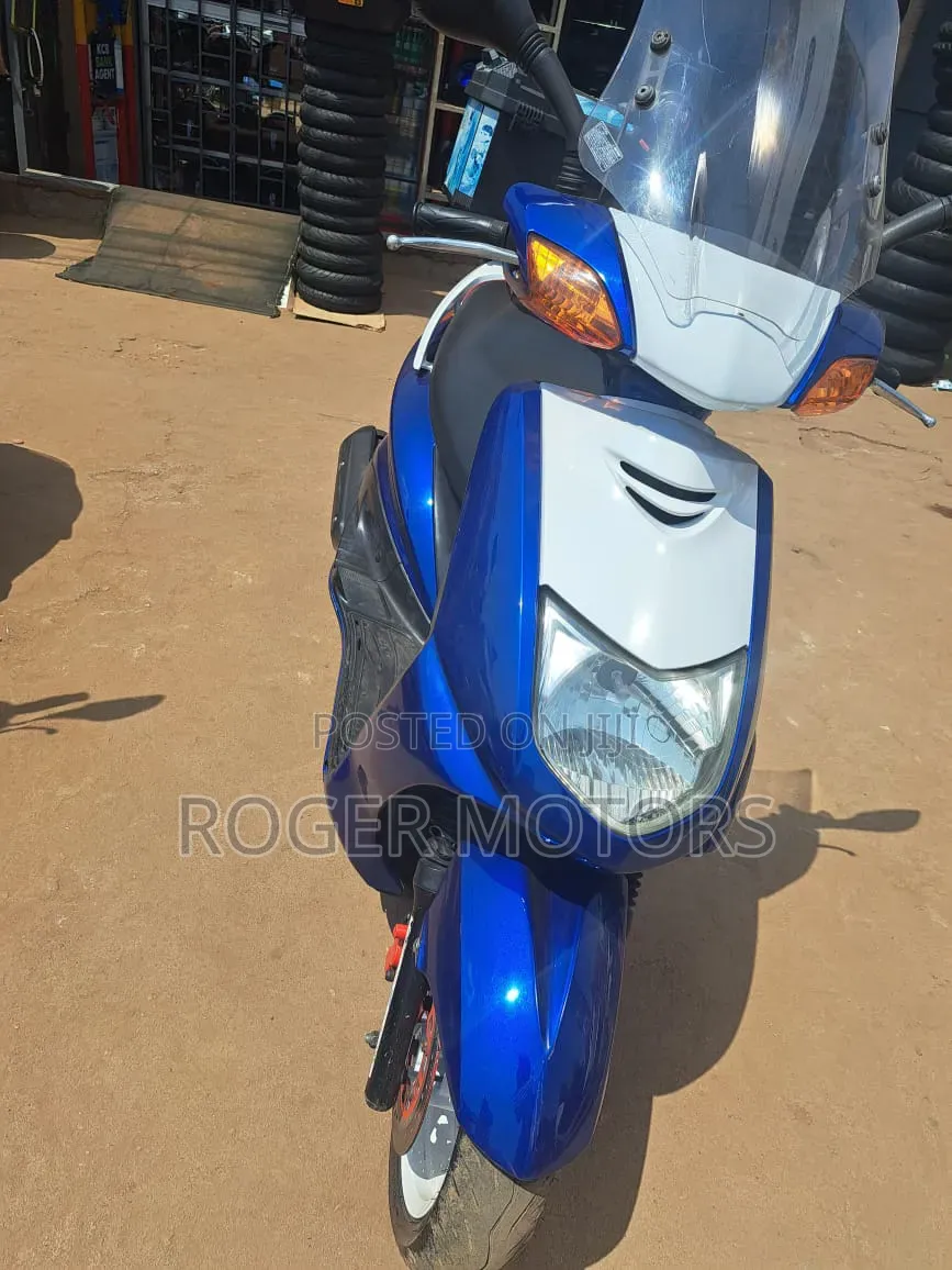 Yamaha Majesty 2025 Blue