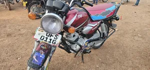 TVS HLX 125 2023 Red
