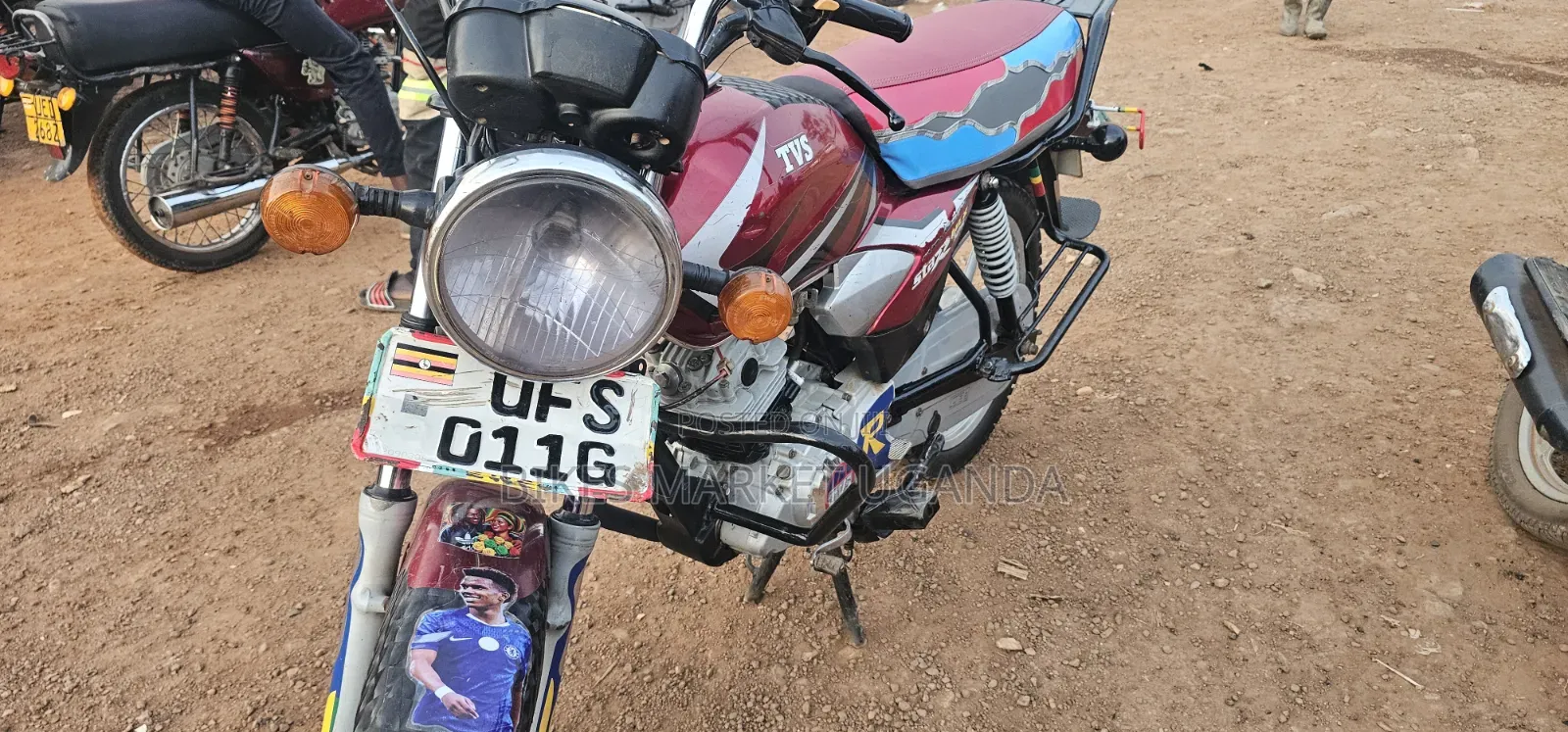 TVS HLX 125 2023 Red