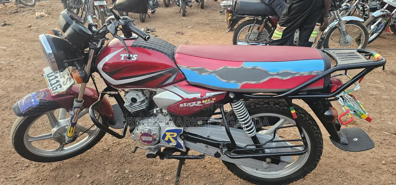 TVS HLX 125 2023 Red