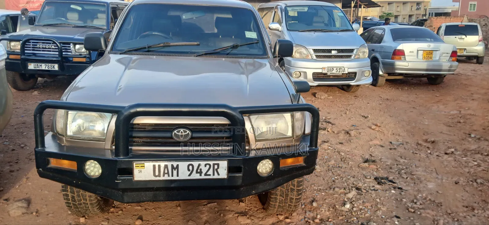 Toyota Hilux 1999 Gold