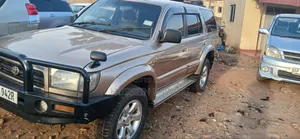 Toyota Hilux 1999 Gold