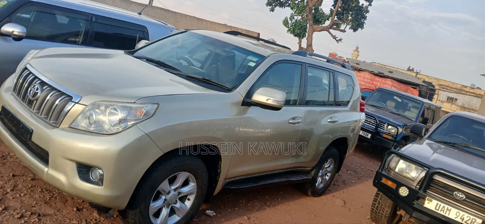 Toyota Land Cruiser Prado 2011 Gold