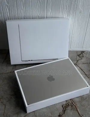 New Laptop Apple MacBook Air 2024 M3 16GB Apple M3 SSD 256GB