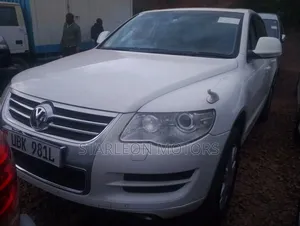 Volkswagen Touareg V6 TDI 2010 White