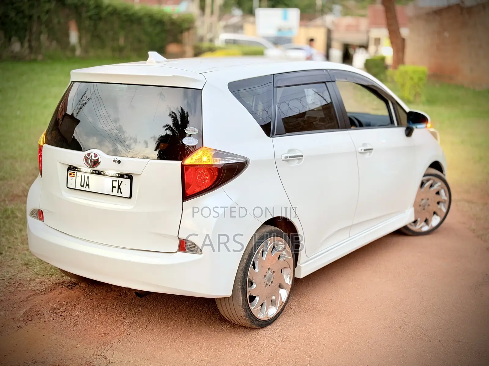 Toyota Ractis 1.5 AWD 2011 White