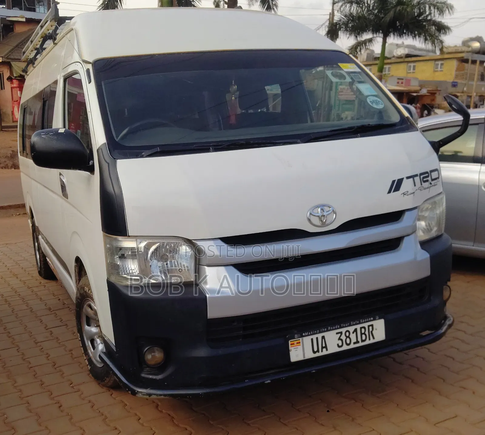 Toyota HiAce 2014 White