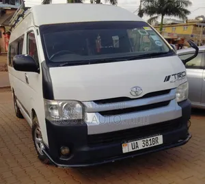 Toyota HiAce 2014 White