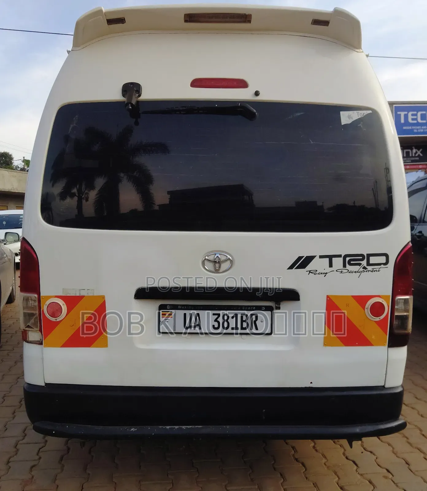 Toyota HiAce 2014 White