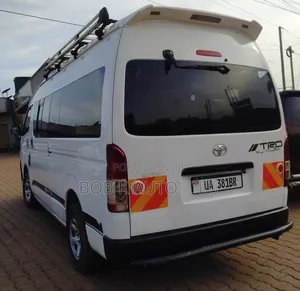Toyota HiAce 2014 White