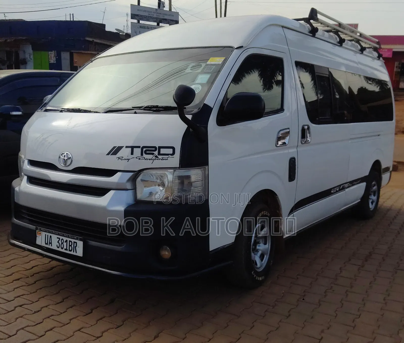 Toyota HiAce 2014 White