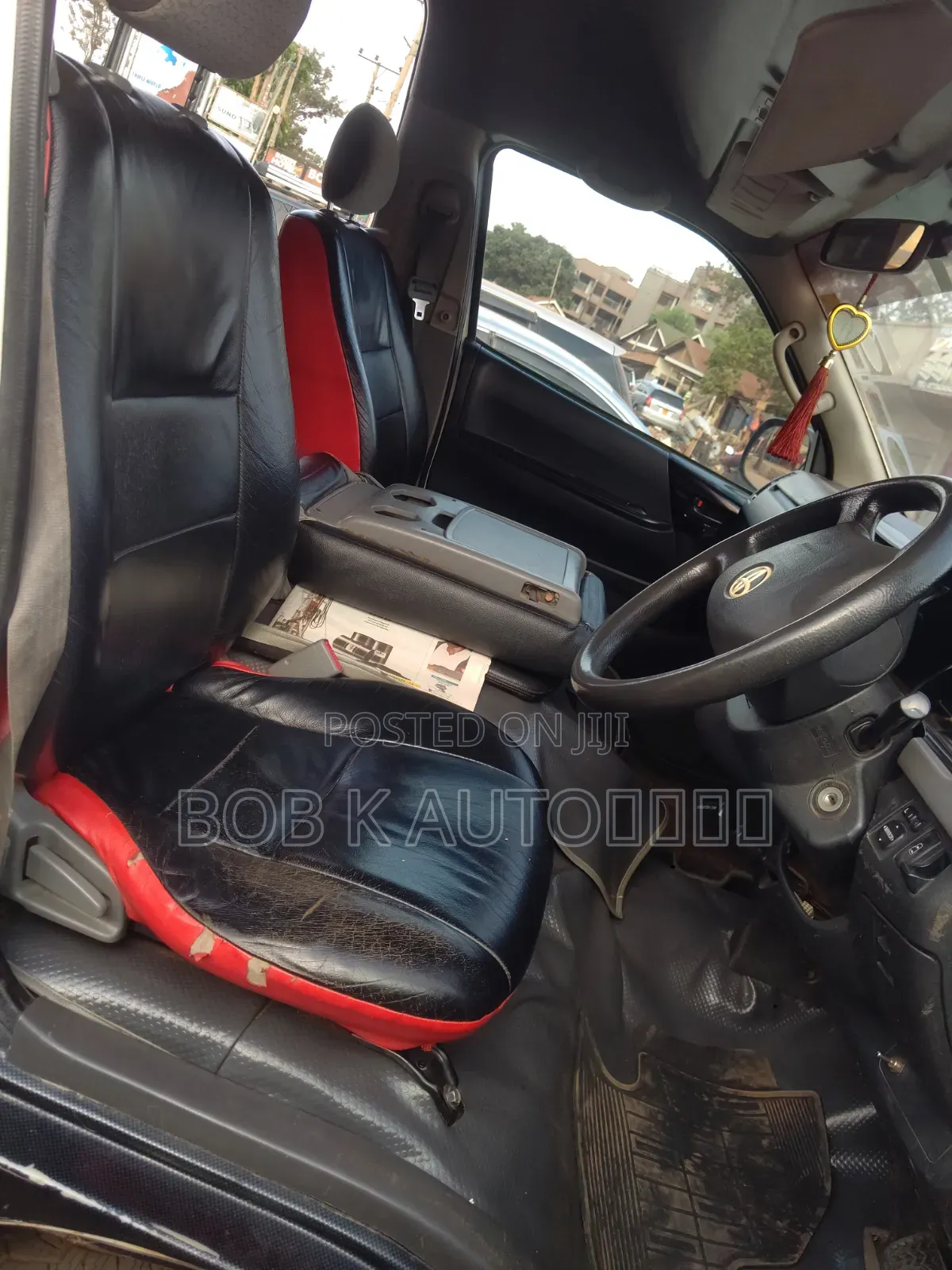 Toyota HiAce 2014 White