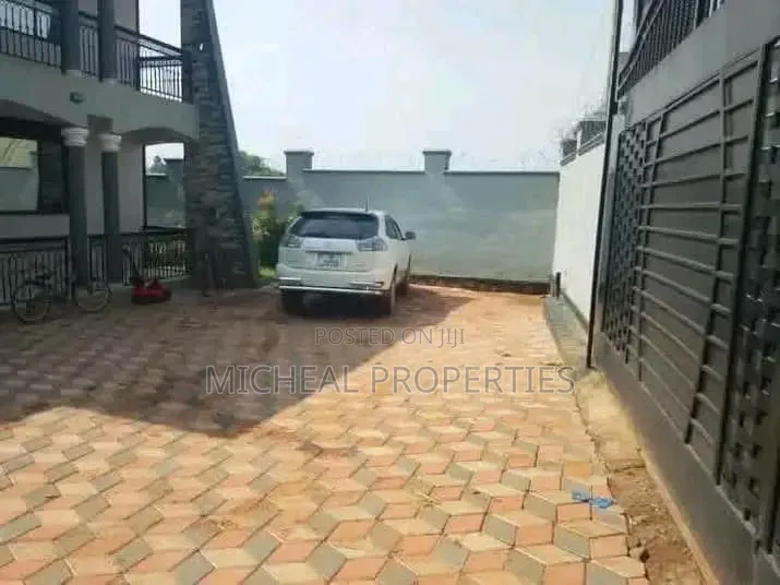 4bdrm House in Mpelerwe Kitagobwa, Kawempe for sale