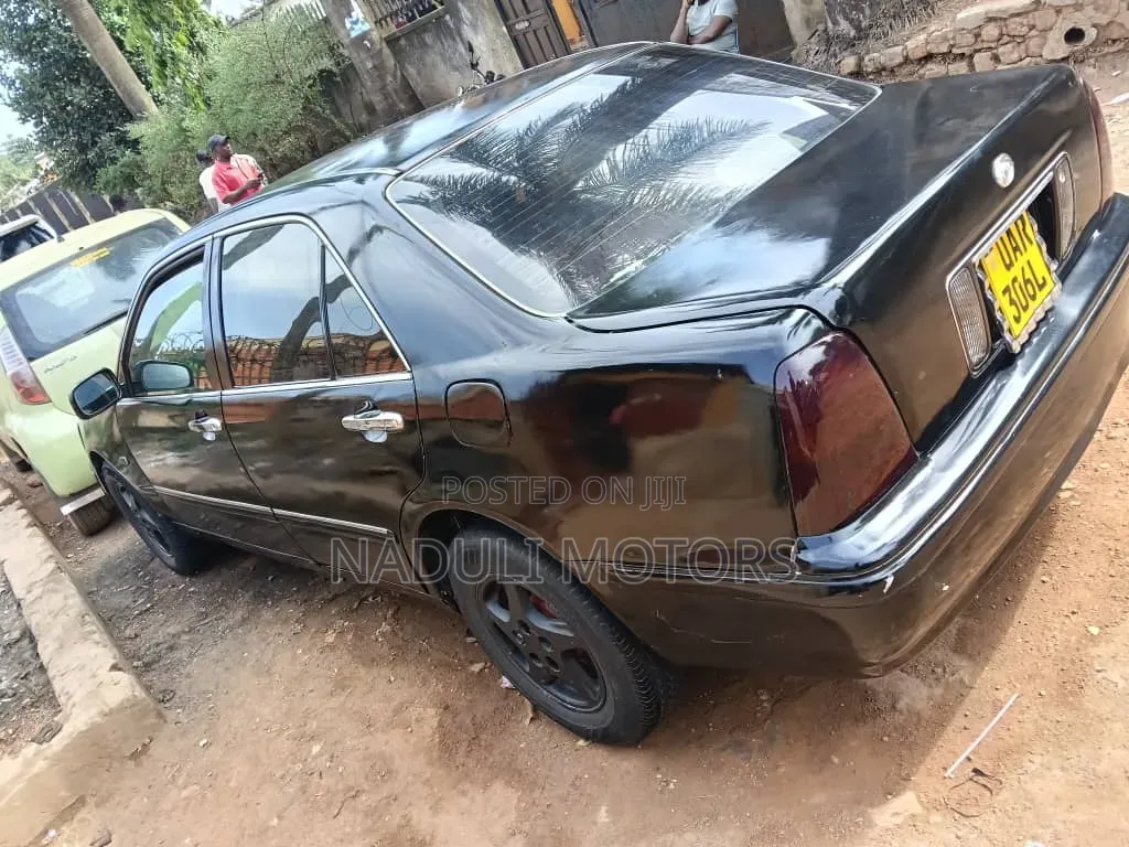 Toyota Progress 2004 Black