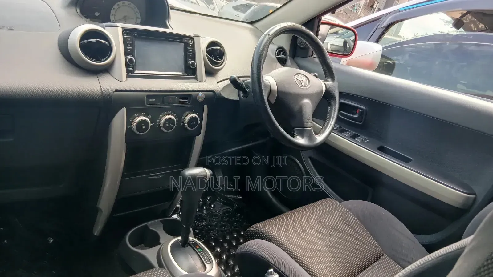 Toyota IST 2009 Red