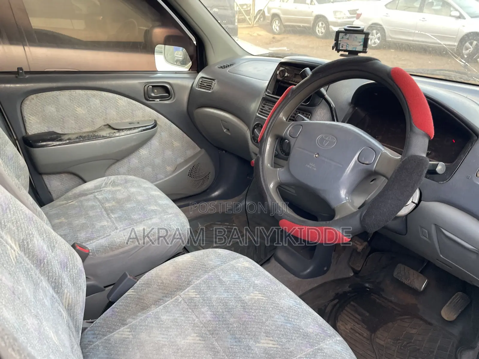 Toyota Raum 2000 White