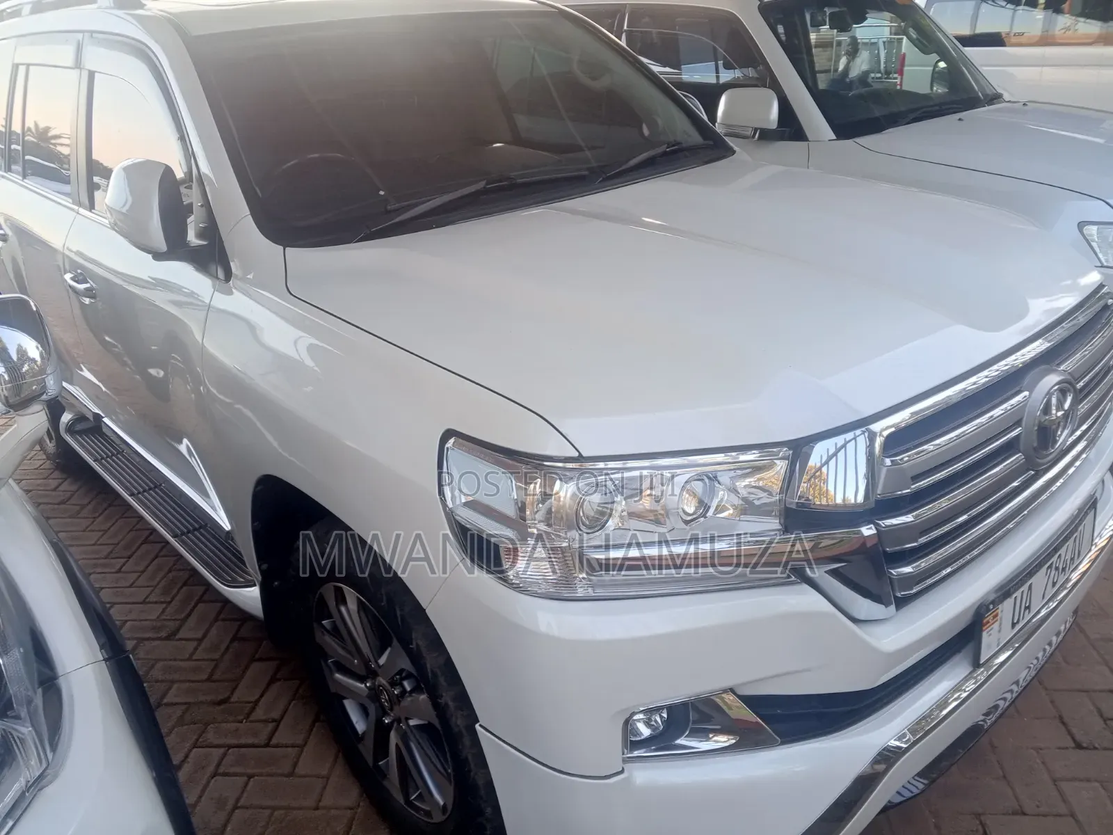 Toyota Land Cruiser 2018 White