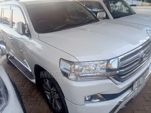 Toyota Land Cruiser 2018 White