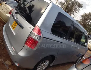 Toyota Noah 2012 Silver