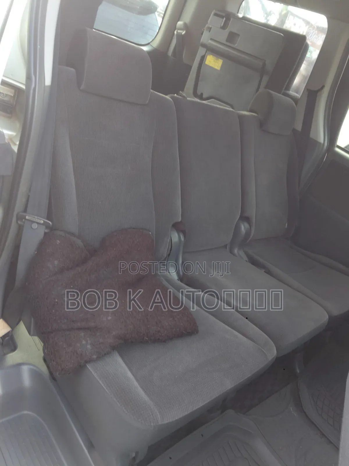 Toyota Noah 2012 Silver