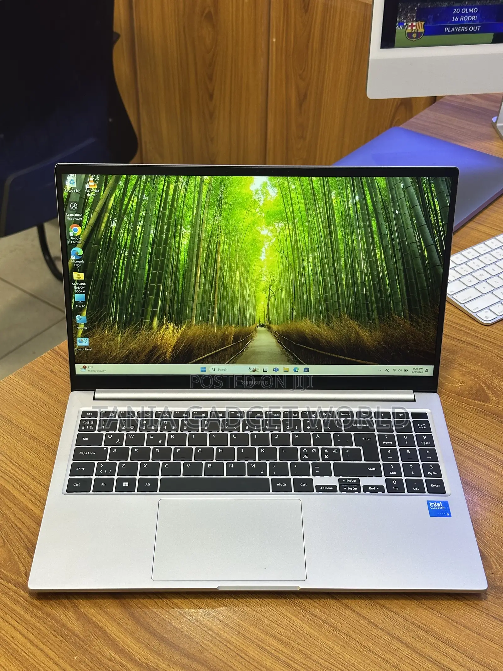 New Laptop Samsung Galaxy Book4 8GB Intel Core 5 SSD 512GB