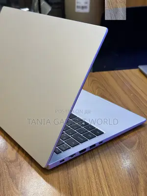 New Laptop Samsung Galaxy Book4 8GB Intel Core 5 SSD 512GB
