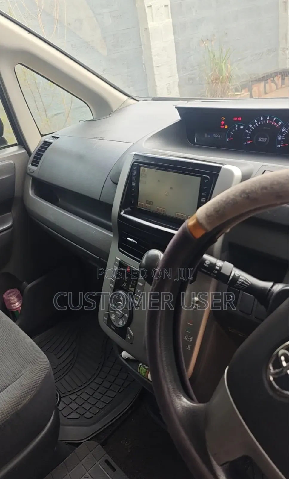 Toyota Noah 2.0 143hp AWD (7 Seater) 2007 Black