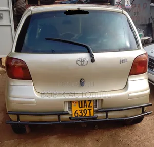 Toyota Vitz 1.3 FWD 5dr 2005 Silver