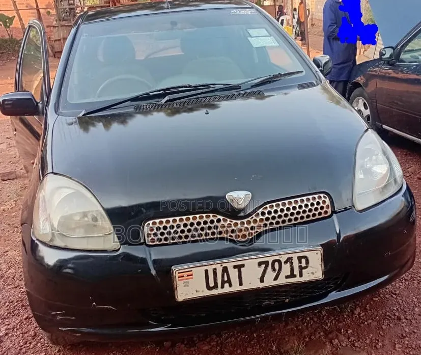 Toyota Vitz 2002 Black