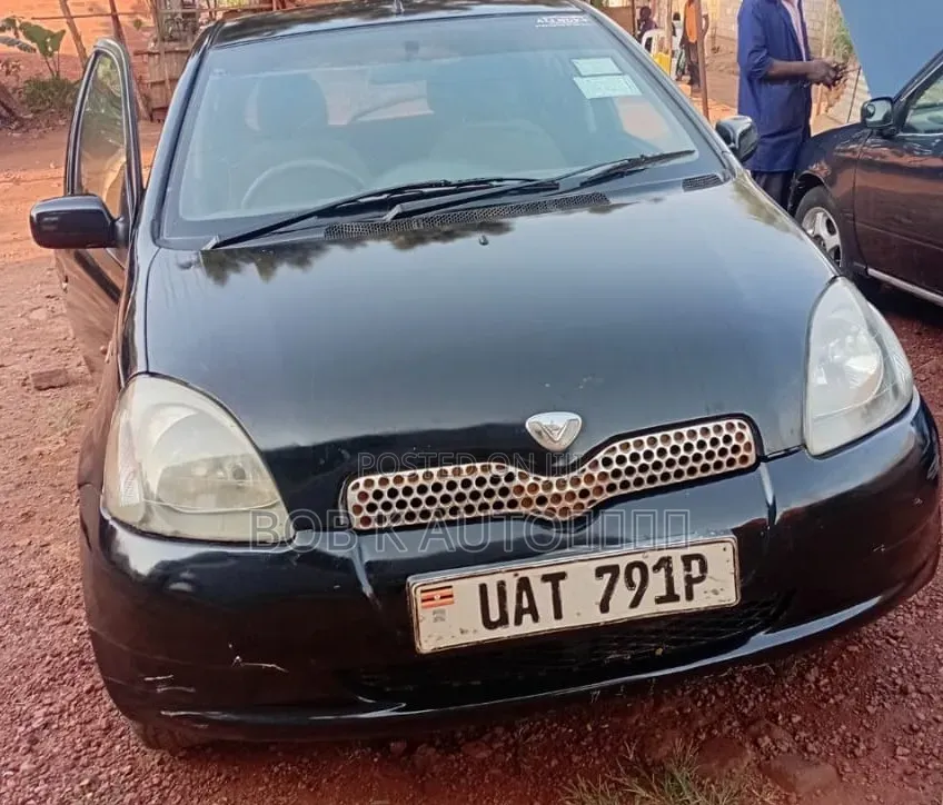 Toyota Vitz 2002 Black