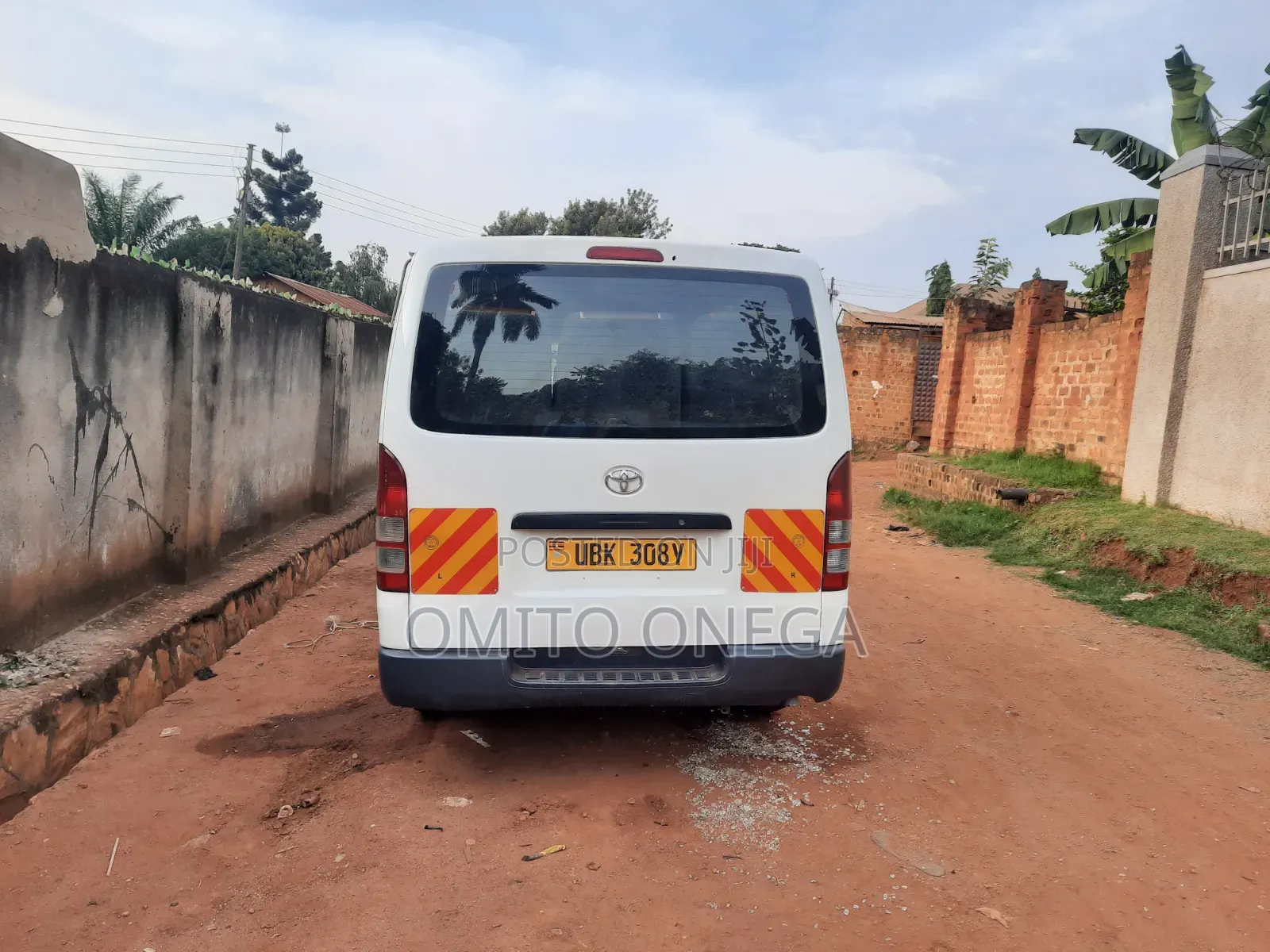 Toyota HiAce 2007 White