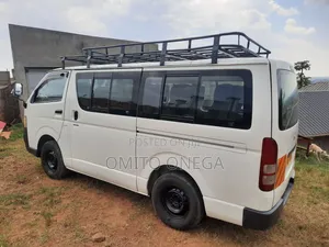 Toyota HiAce 2007 White