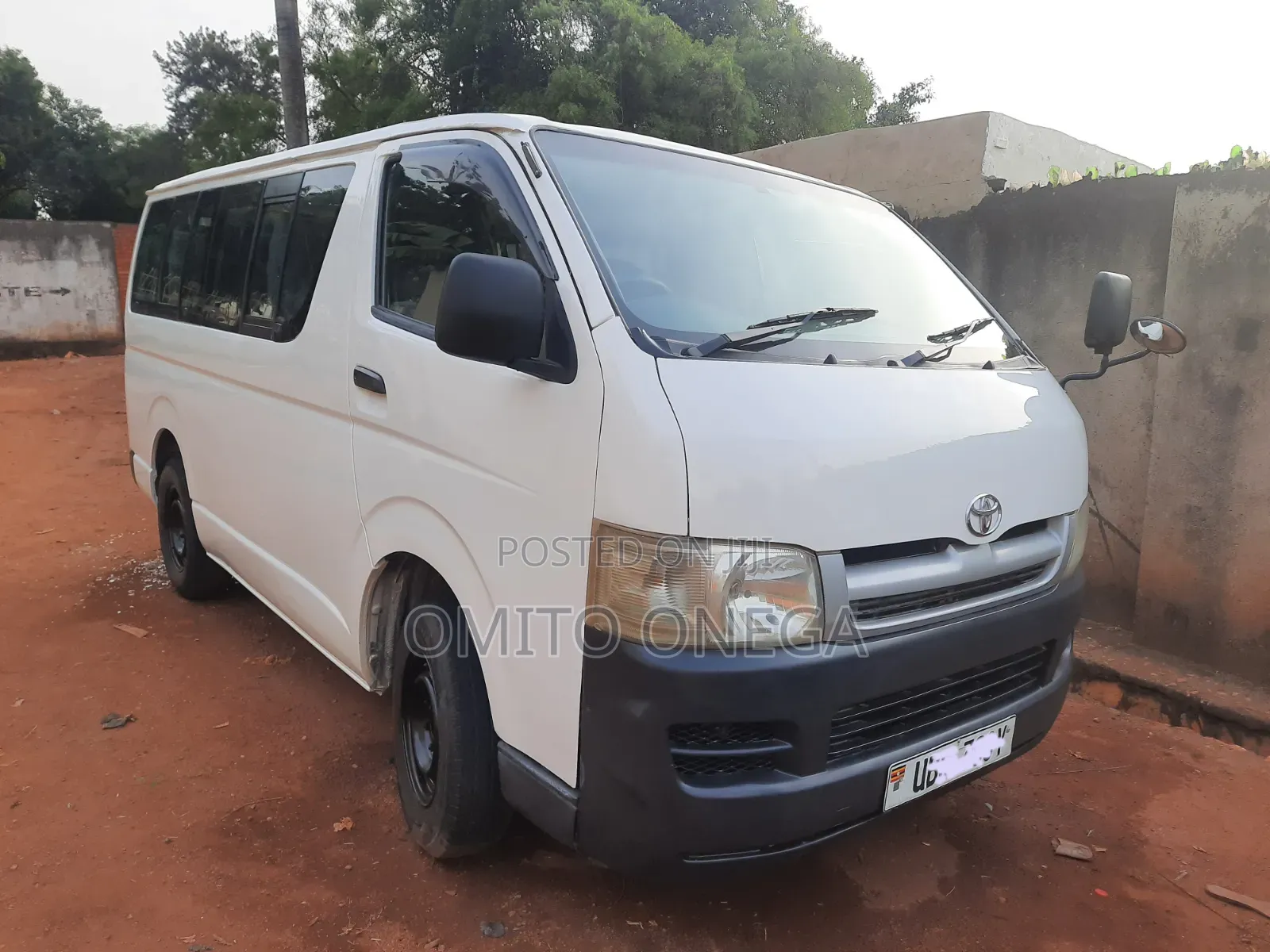 Toyota HiAce 2007 White