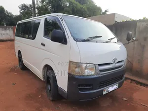Toyota HiAce 2007 White