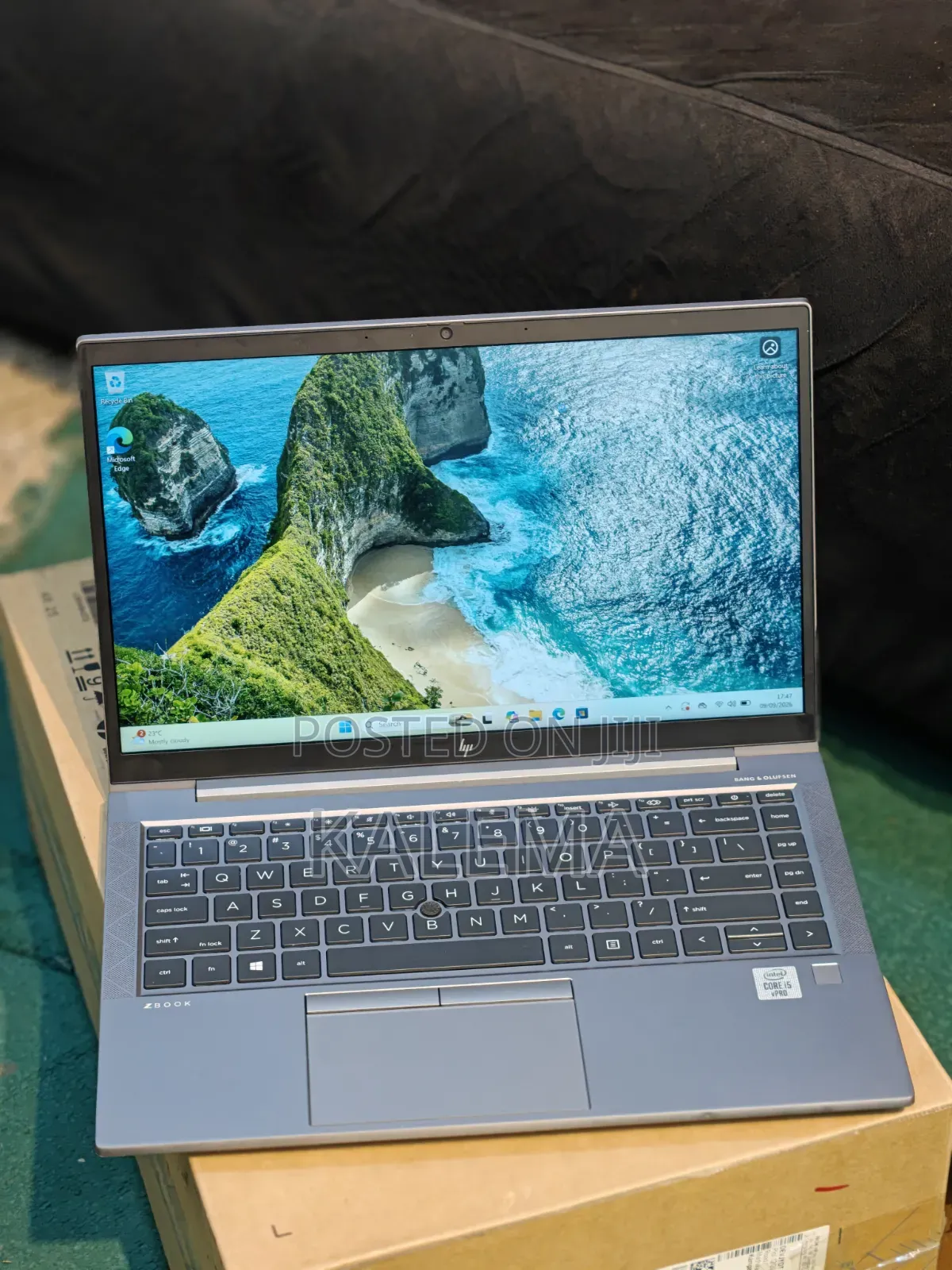 New Laptop HP ZBook Firefly G8 8GB Intel Core i5 SSD 256GB