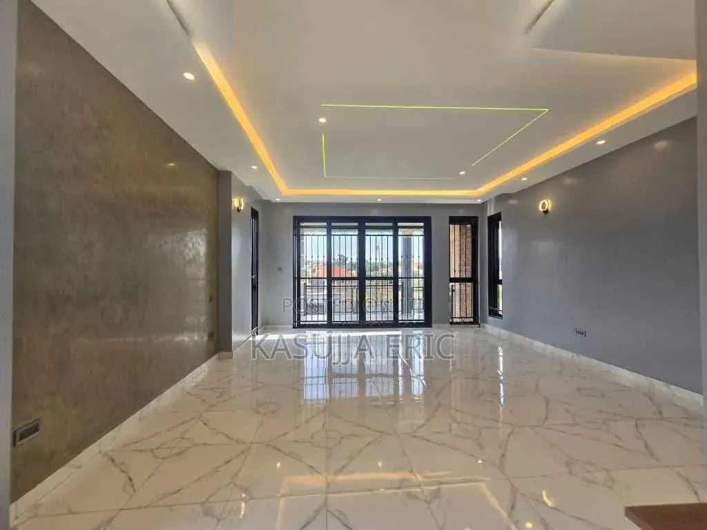 5bdrm Duplex in Crown Estate, Nakawa for rent