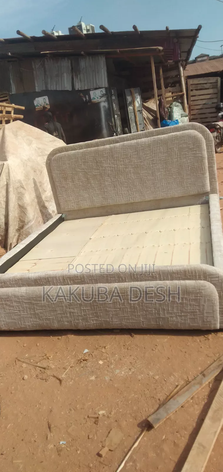 Buble Bed in White Clothwith Two Bed Sides