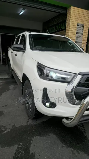 New Toyota Hilux 2024 White